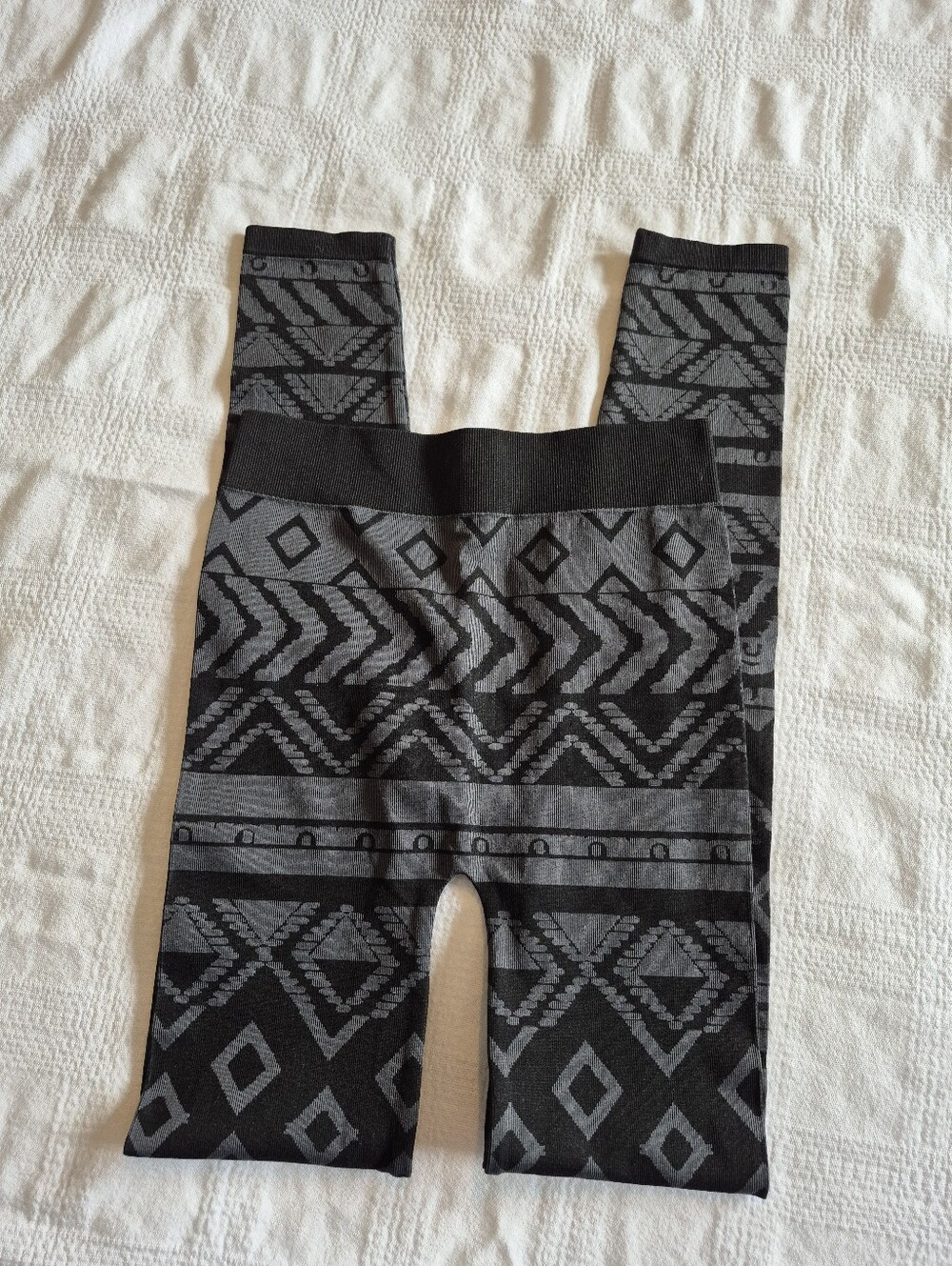 Material Girl Medium/large black & gray footless tights NWOT - Picture 2 of 7